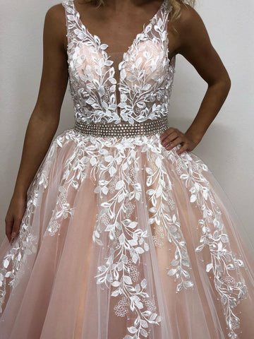 Elegantes langes rückenfreies Ballkleid mit A-Linie und V-Ausschnitt aus Tüll und Spitze
