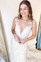 Elegantes langes rückenfreies Meerjungfrau-Brautkleid mit Bootsausschnitt, Applikationen und Spitze