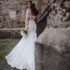 Elegantes langes Meerjungfrau-Spitzenkleid mit offenem Rücken und Ärmeln für die Hochzeit