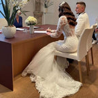 Elegantes langes Meerjungfrau-Spitzenkleid mit offenem Rücken und Ärmeln für die Hochzeit