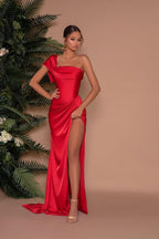 Elegante vestido de baile sereia de um ombro só comprido em cetim com racha