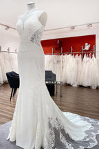 Robe de mariée élégante longue sirène à bretelles spaghetti en dentelle et satin avec dos ouvert