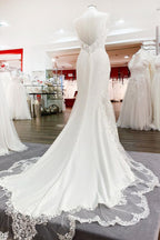 Robe de mariée élégante longue sirène à bretelles spaghetti en dentelle et satin avec dos ouvert