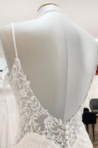 Robe de mariée élégante longue sirène à bretelles spaghetti en dentelle et satin avec dos ouvert