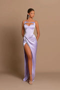 Elegantes langes Meerjungfrau-Ballkleid aus Satin mit Spaghettiträgern und Schlitz