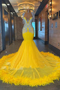 Elegante Abito da Sera Sirena Senza Maniche con Frange Lunghe Gialle, Perline e Appliques