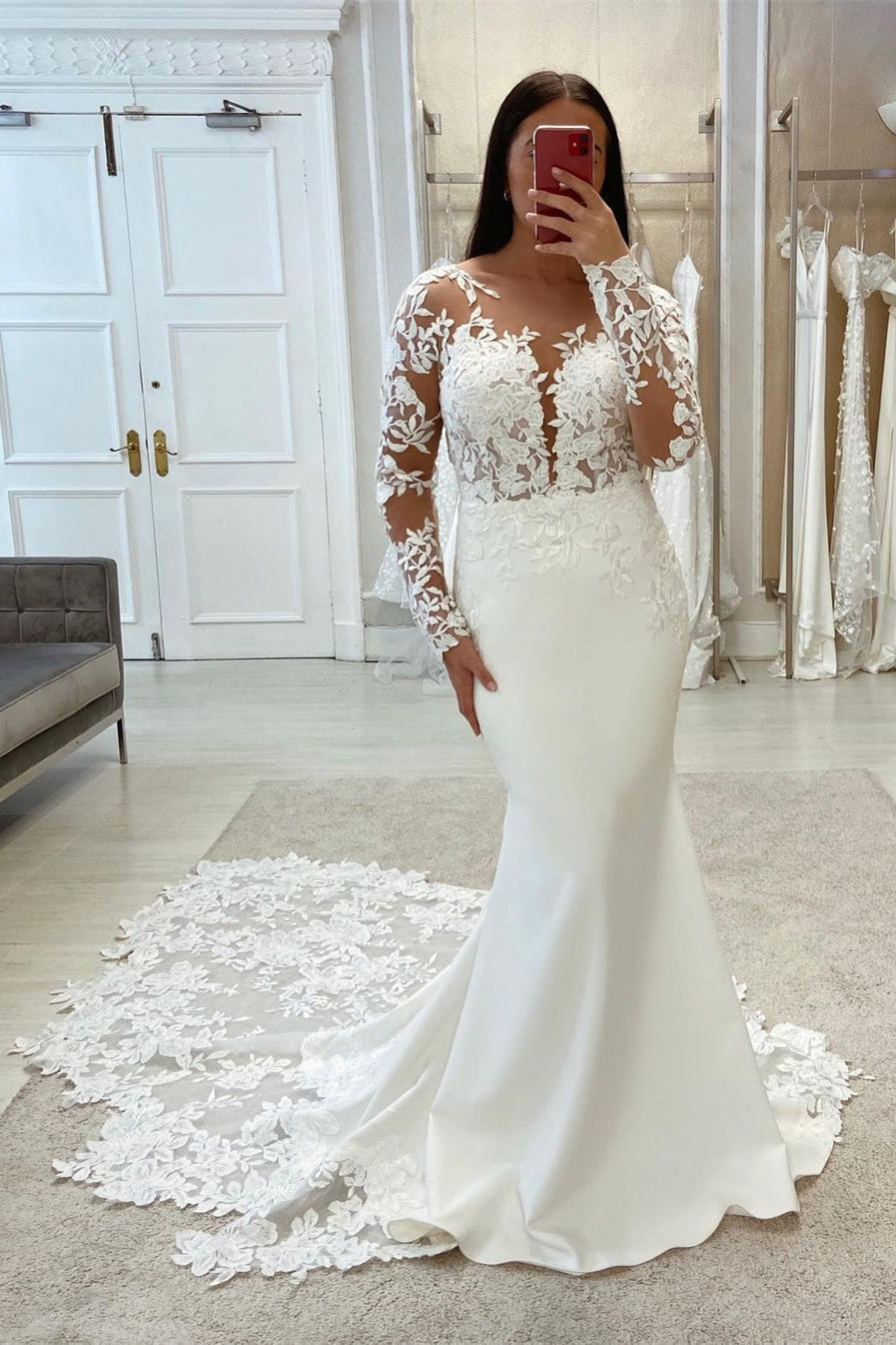 Elegantes Meerjungfrau-Hochzeitskleid mit V-Ausschnitt, langen Ärmeln, Spitze und Schleppe