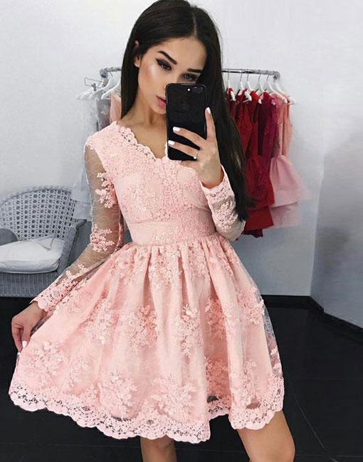 Elegantes kurzes A-Linien-Spitzen-Heimkehrkleid mit Ärmeln