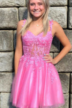 Elegantes Kurzes Rosa Träger Spitze Ärmelloses Glitzer-Homecoming-Kleid