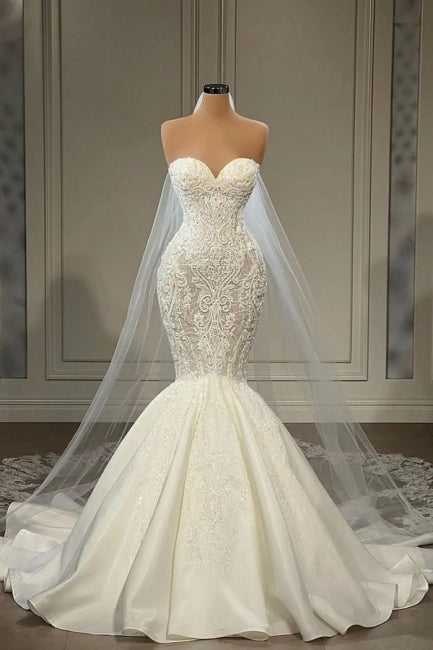 Elegant Trägerlos Ärmellos Meerjungfrau Satin Bodenlang Brautkleider mit Spitze