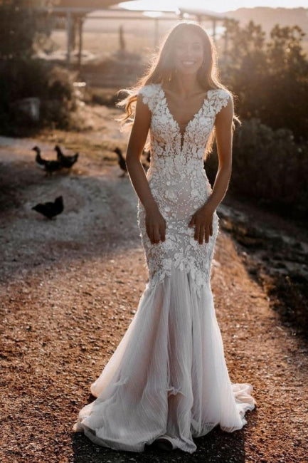 Elegant V-Ausschnitt Ärmellos Meerjungfrau Brautkleider mit Spitze