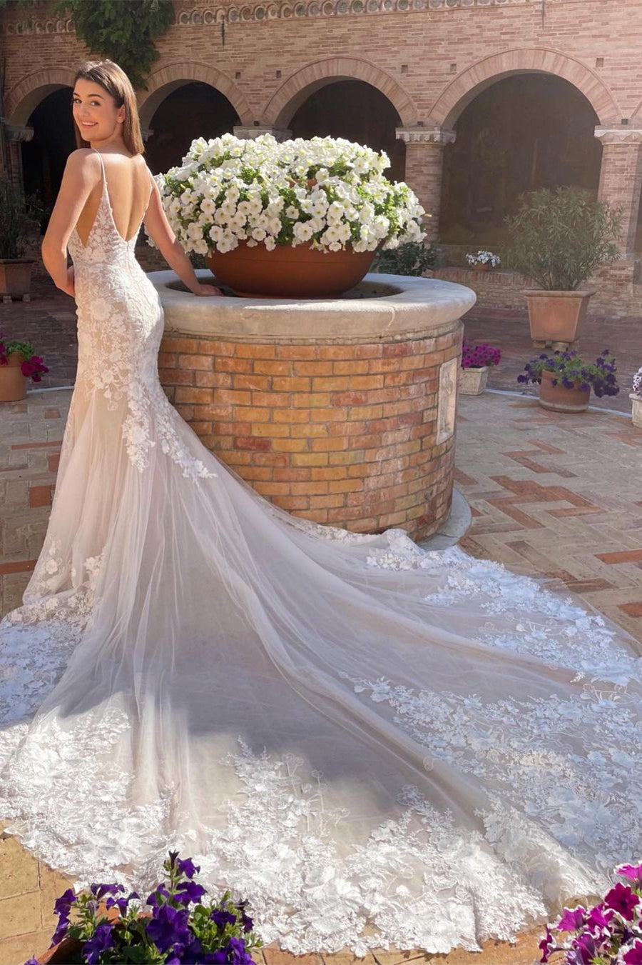 Elegant V-Ausschnitt Spaghetti-Träger Ärmellos Meerjungfrau Brautkleid Mit Spitze
