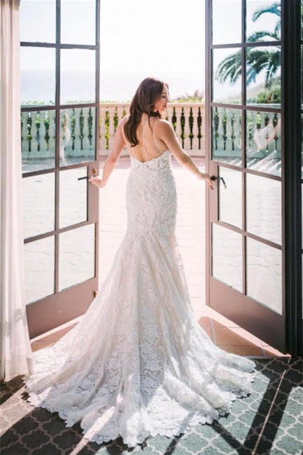 Elegant Weiß V-Ausschnitt Rückenfreies Meerjungfrau Brautkleider Mit Spitze