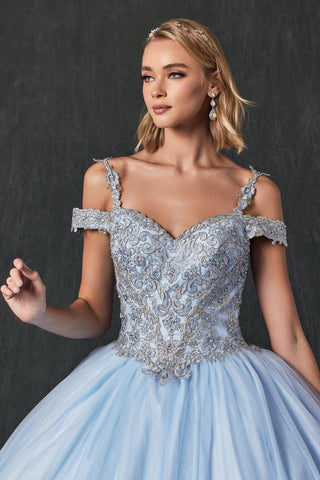 Besticktes Ballkleid mit kalten Schultern von Juliet 1430