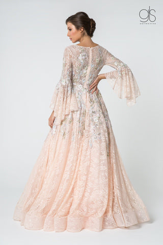 Ballkleid aus bestickter Spitze mit Glockenärmeln von Elizabeth K GL1592