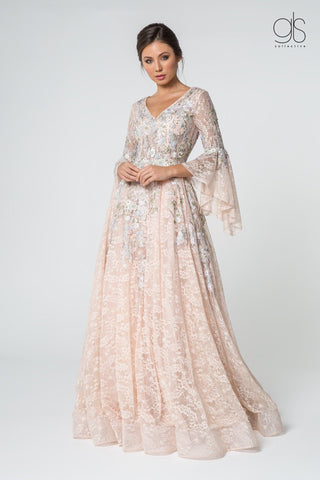 Ballkleid aus bestickter Spitze mit Glockenärmeln von Elizabeth K GL1592