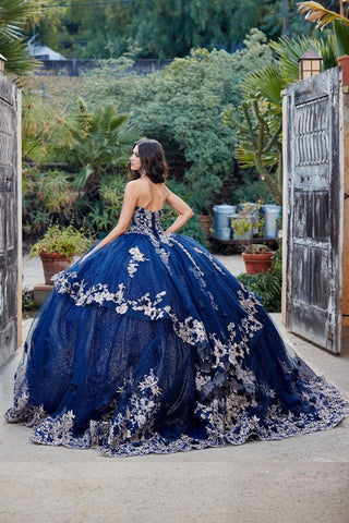 Besticktes trägerloses Ballkleid mit mehreren Lagen von Petite Adele PQ1051