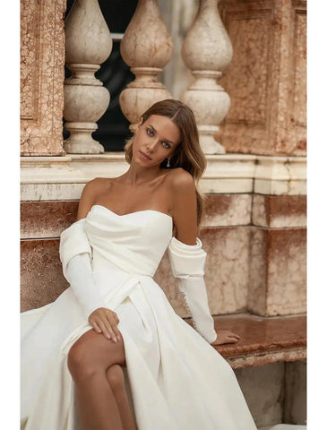 Hall Casual Brautkleider A-Linie Schulterfrei Langarm Hofschleppe Satin Brautkleider Mit Geschlitzter Vorderseite Einfarbig