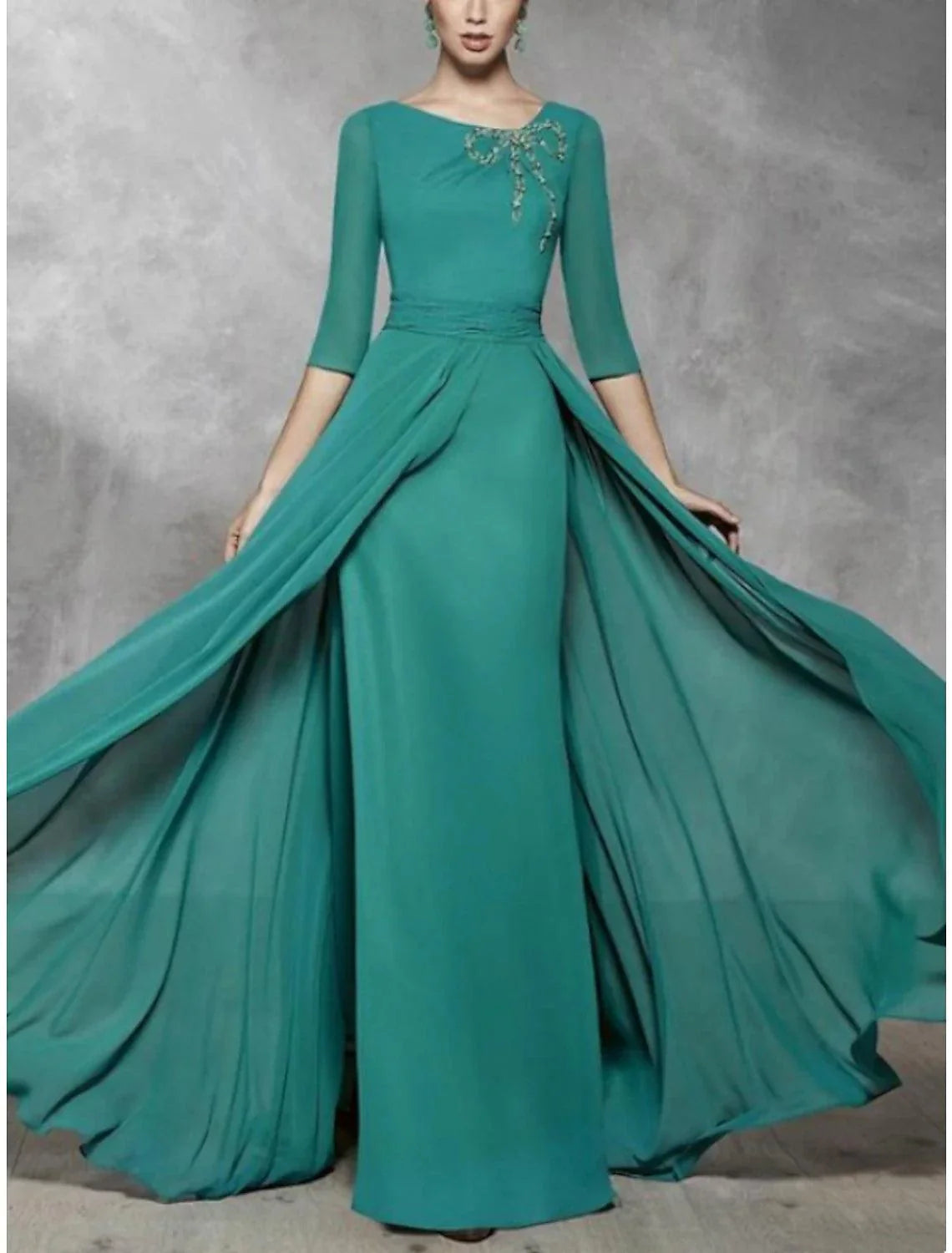 Vestido de mãe da noiva com bainha/coluna, festa formal, vintage, decote redondo, comprimento até ao chão, chiffon, manga curta com missangas, franzido