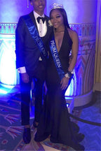 Ausgezeichnetes langes schwarzes Ballkleid im Meerjungfrau-Stil mit Neckholder und offenem Rücken