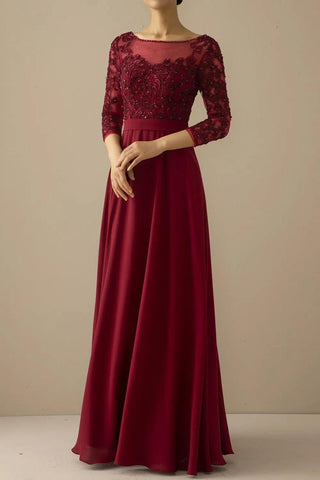 Kleid der Brautmutter mit Applikationen, Nähperlen und Illusionsärmeln