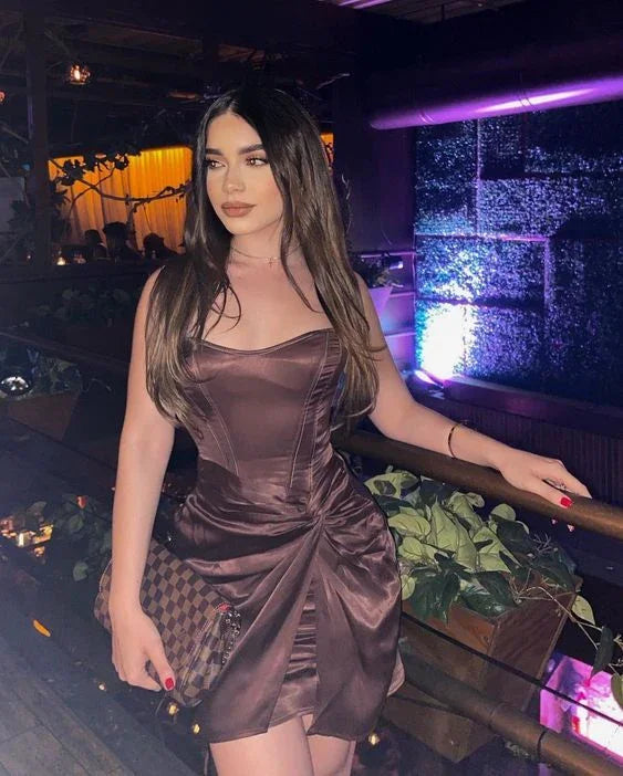 Vestido de Fiesta Sin Tirantes Marrón Tipo Funda Simple para Baile de Otoño Y7691