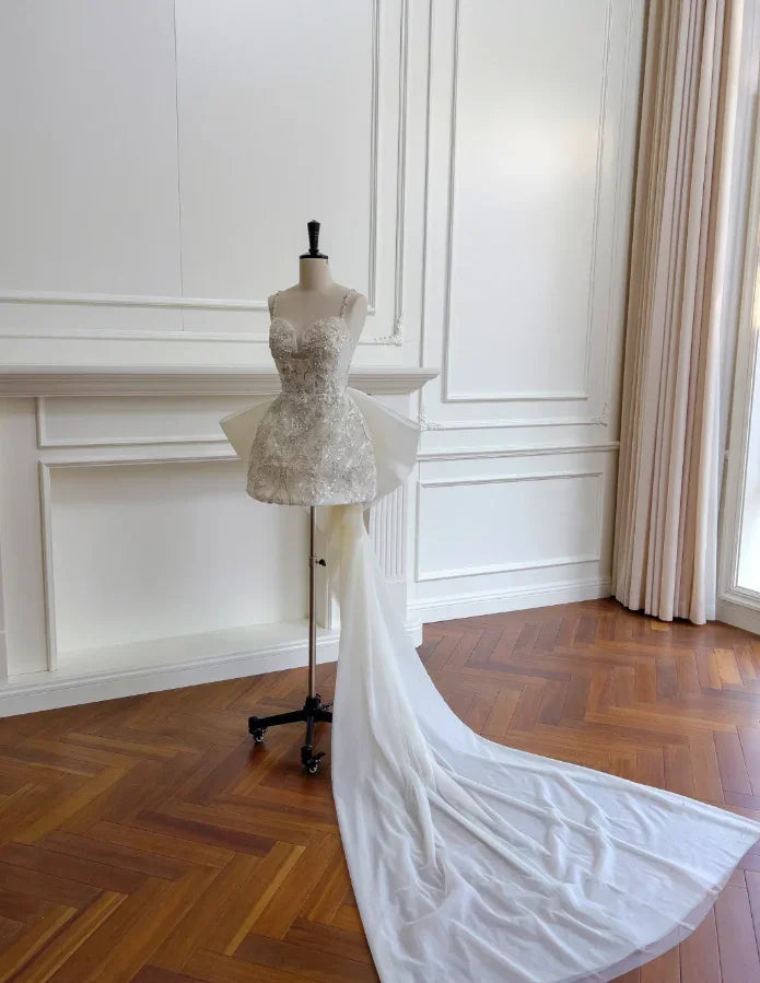 Prächtiges Weißes Tüll Pailletten Homecoming-Kleid A-Linien Kurzes Promkleid Mit Schleife Y8570
