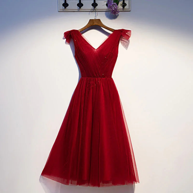 Burgunder V-Ausschnitt Tüll-Kurz-Kleid für den Homecoming-Abend S95