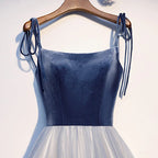 Kurzballkleid aus blauem Samttüll für den Heimatball s99