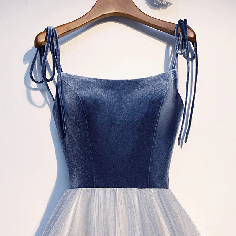 Kurzballkleid aus blauem Samttüll für den Heimatball s99