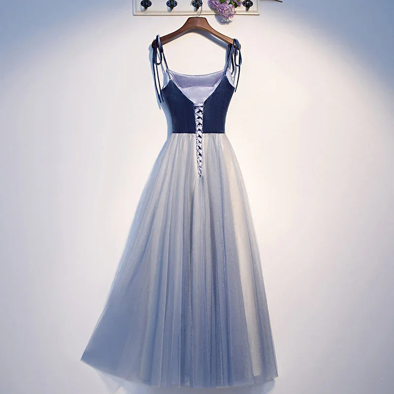 Kurzballkleid aus blauem Samttüll für den Heimatball s99