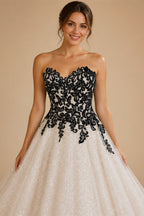 Chic Sleeveless Sweetheart Wedding Dresses for Women Plus Size Black and White A-Line Tulle Bridal Dress Customized