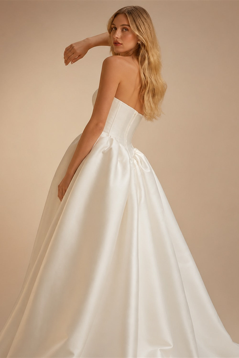 Eightree Boho White A-Line Wedding Dresses Sweetheart Sleeveless Backless Wedding Gown Women Satin Bridal Prom Dress Customized