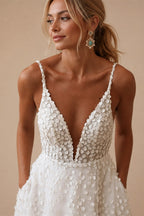 Customized Sexy Backless V Neck Spaghetti Straps Lace Wedding Dresses Luxury Flowers Court Train A Line Vintage Bridal Gown
