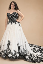 Chic Sleeveless Sweetheart Wedding Dresses for Women Plus Size Black and White A-Line Tulle Bridal Dress Customized
