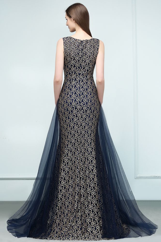 Bodenlanges, ärmelloses Ballkleid mit Rundhalsausschnitt und Spitze in Gold