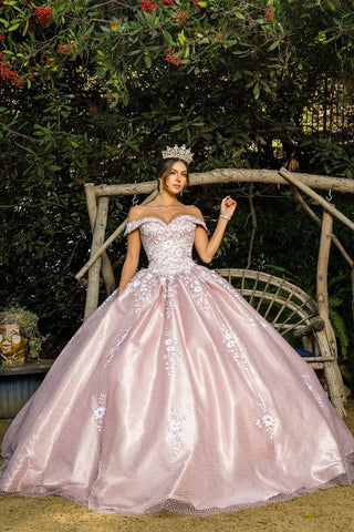 Schulterfreies Ballkleid mit Blumenapplikation von Cinderella Couture 8060J