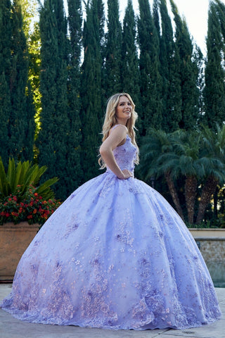Ärmelloses Ballkleid mit Blumenapplikation von Juliet 1446