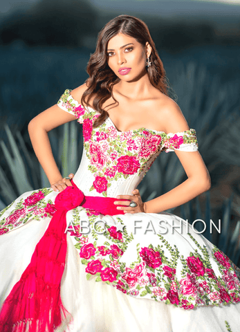 Geblümtes Charro-Quinceanera-Kleid von Ragazza MV33-133