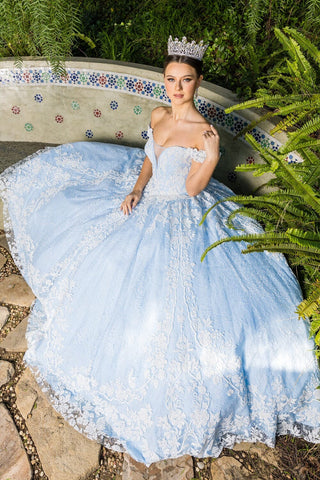 Schulterfreies Ballkleid mit Blumenstickerei von Cinderella Couture 8070J