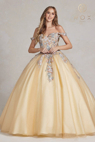 Schulterfreies Ballkleid mit Blumenstickerei von Nox Anabel JU809