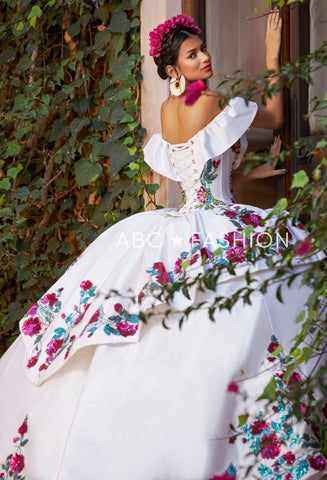Schulterfreies Quinceanera-Kleid mit Blumenmuster von Ragazza M41-141