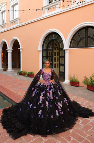 Quinceanera-Kleid mit Cape und Paillettenapplikation von Amarra 54318