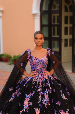 Quinceanera-Kleid mit Cape und Paillettenapplikation von Amarra 54318