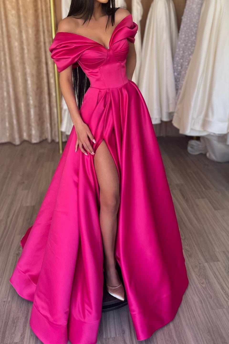 Fuchsia A-Linie Langes, schulterfreies Satin-Abendkleid mit Schlitz