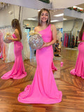 Vestido de Noche Largo Formal de Graduación en Dos Piezas Estilo Sirena con un Solo Hombro en Color Fuchsia
