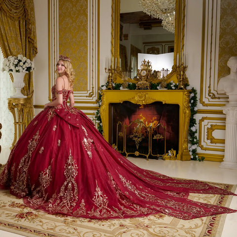 Ballkleid mit kalten Schultern von Elizabeth K GL3639