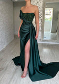 Glamorosos Vestidos de Noche Largos de Sirena de Satén con Escote Strapless, Abalorios y Abertura