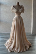 Abito da ballo lungo in chiffon a linea A senza spalline e glamour