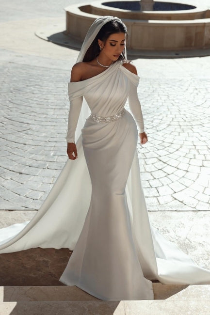 Glamouröses Meerjungfrauen-Brautkleid aus Satin mit Ein-Schulter-Träger, langen Ärmeln und Rüschen